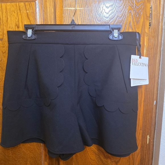 NWT Red Valentino Scalloped Shorts Size IT 46 (US 8) - Picture 5 of 9